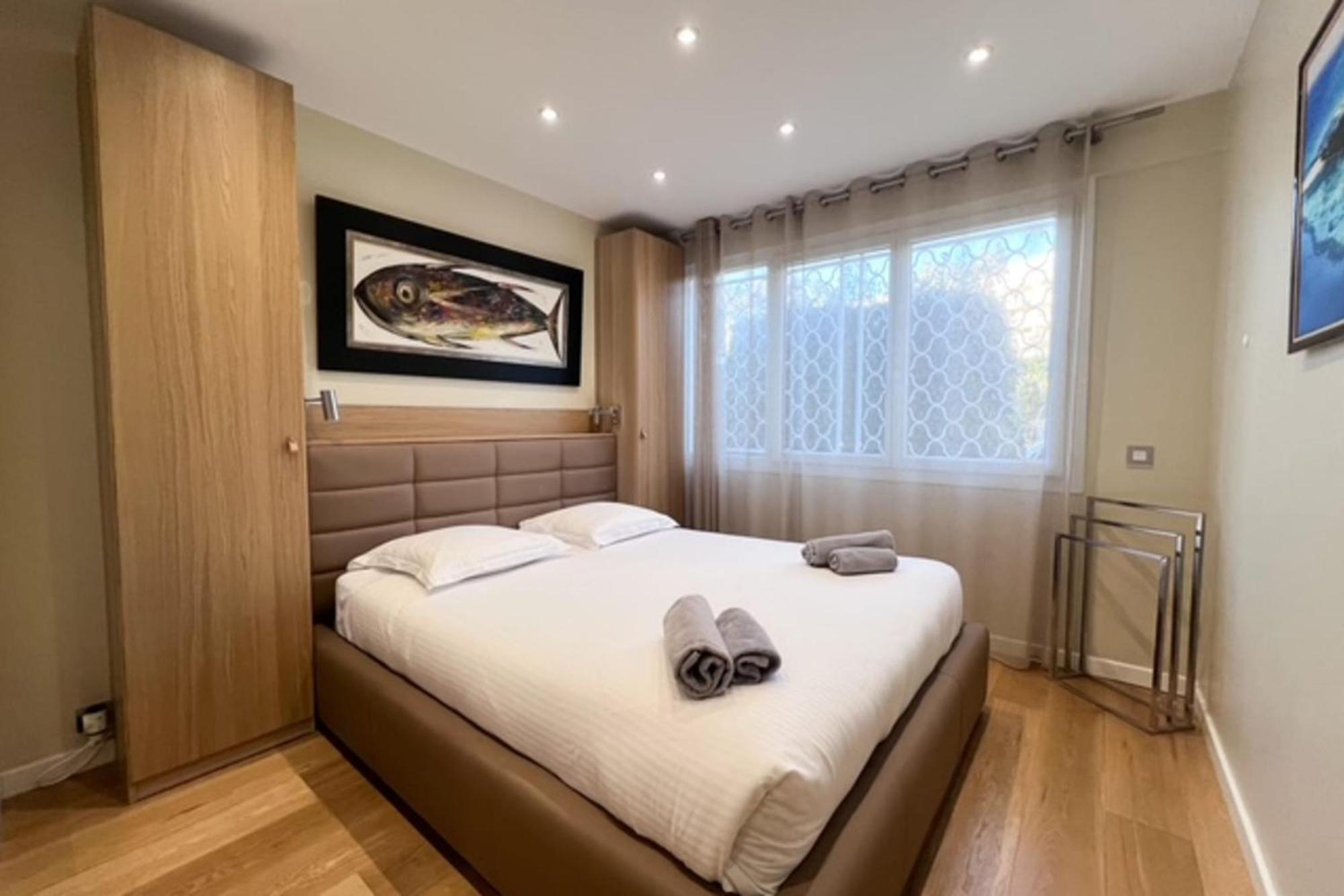 Apartment 3-bedroom Direct Sea Access In A Quiet Area With Parking *