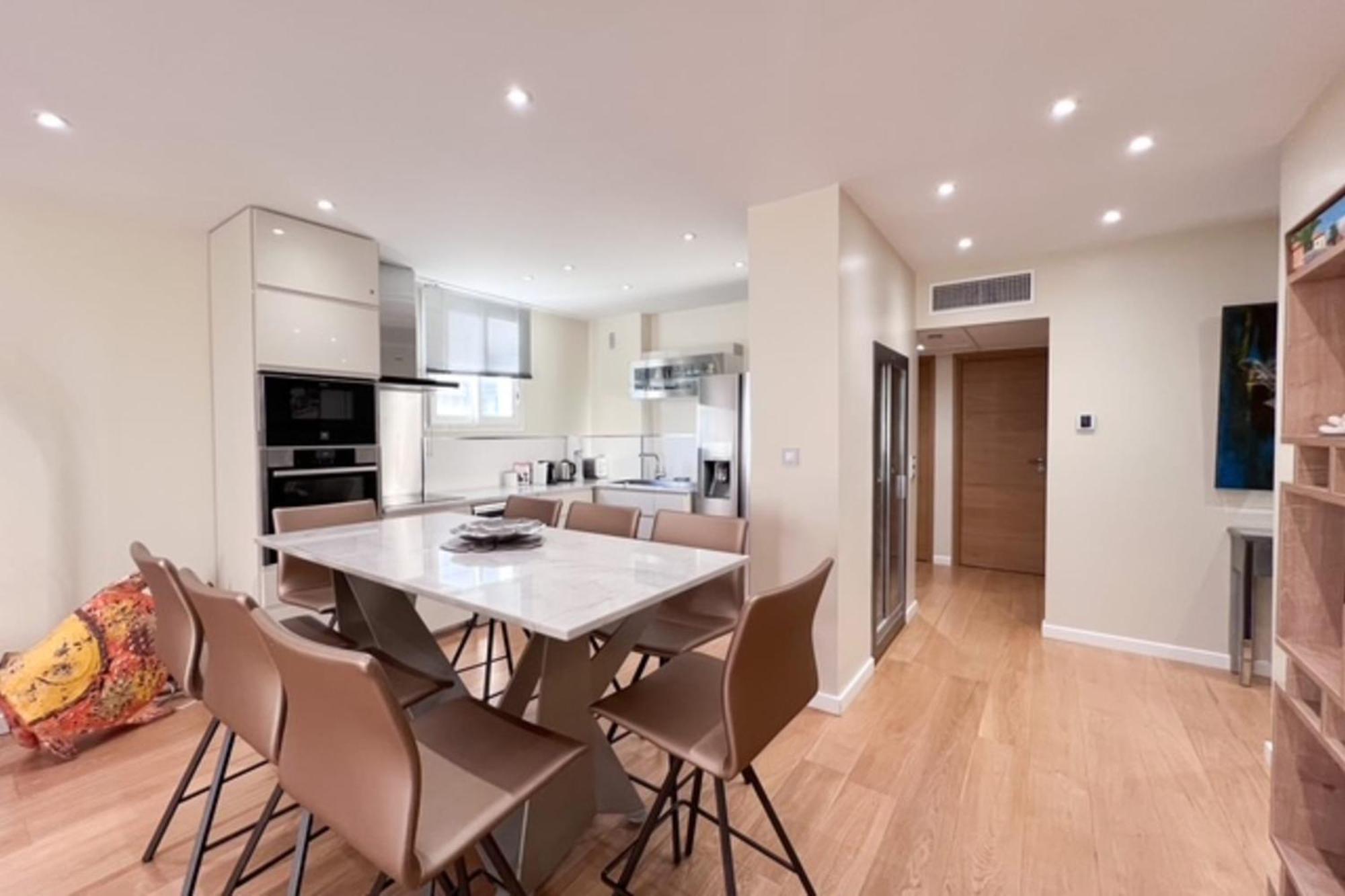 3-bedroom Direct Sea Access In A Quiet Area With Parking Cannes