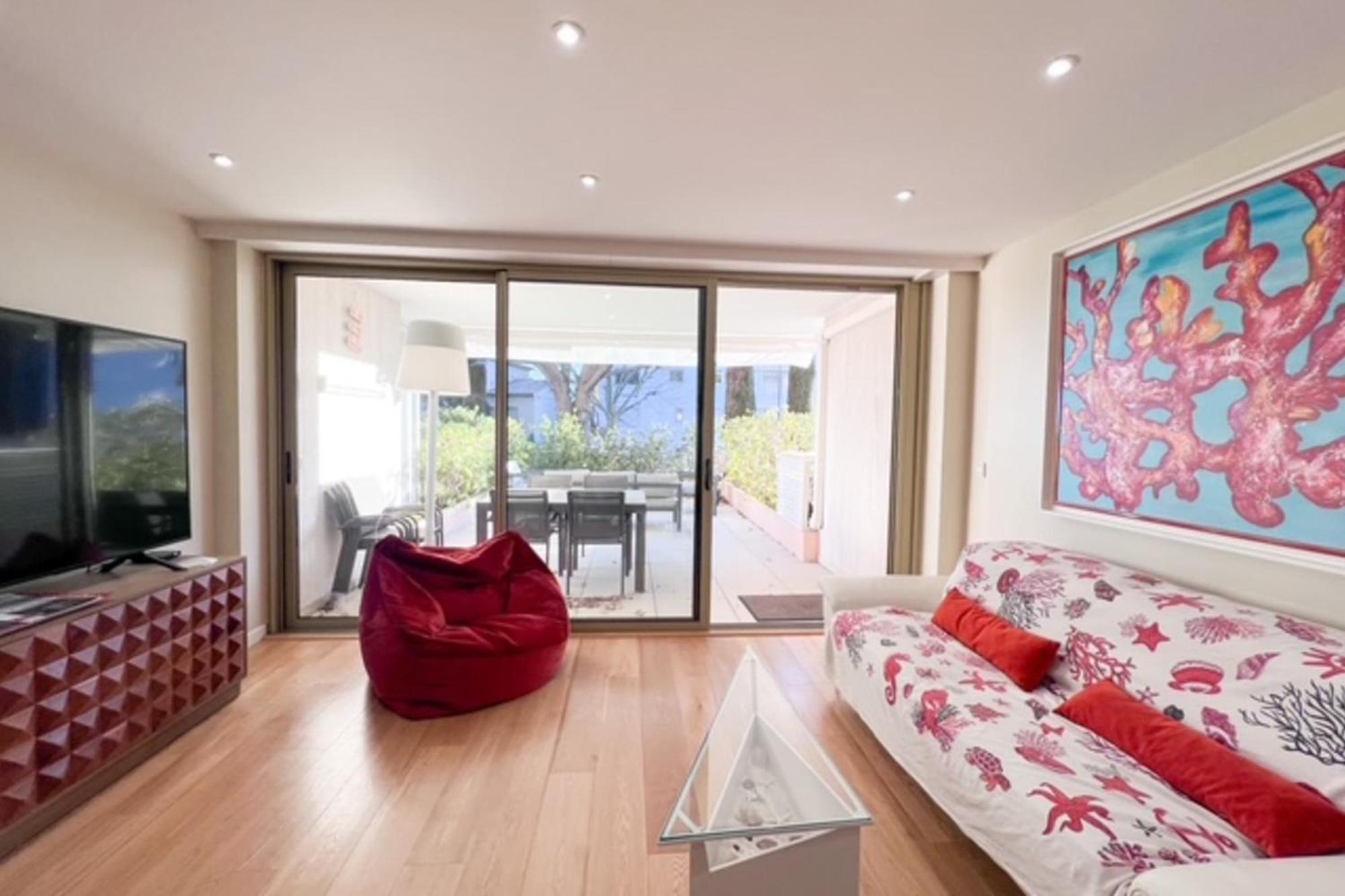 3-bedroom Direct Sea Access In A Quiet Area With Parking